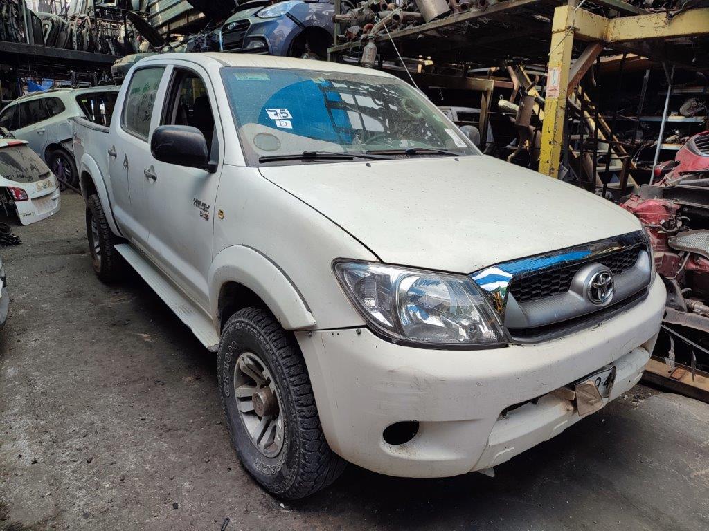  Toyota HILUX 2006    EN DESARME